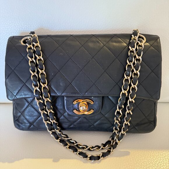 CHANEL VINTAGE CLASSIC SMALL DOUBLE FLAP BAG PURSE BLACK LAMBSKIN - Picture 1 of 11